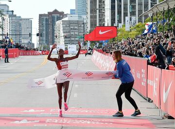 ナイキ厚底シューズ、世界陸連が禁止見送り　東京五輪で使用可に