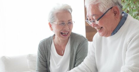 定年後のお金、普通の人は「不安で貯金をする」。では、定年後安泰な人が50代からやっていることとは？