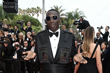 一言も発さないTikTokerが世界中で大人気、フォロワー数世界トップのカビー・ラメ氏とは何者か？