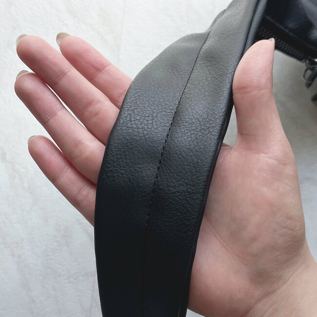 1泊2日の荷物が余裕で入った！GUの“高見えショルダーバッグ”オシャレなのに収納力すごい！「かなりコスパいい」「見た目以上に収納できる」