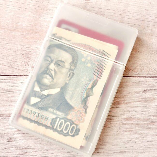 「やっと買えた」「最後の一個だった」カルディの“めちゃ軽コインケース”が可愛すぎる！「店舗にはまだ売ってた！」