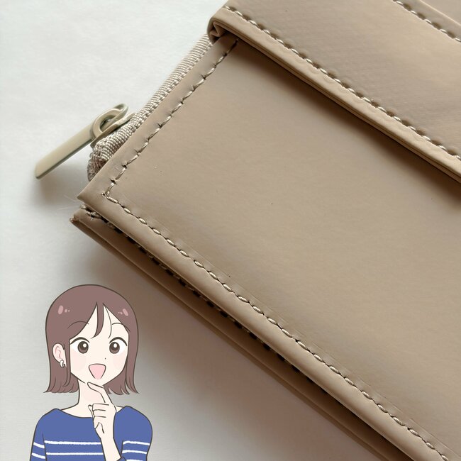 普通の財布に戻れないかも…!ダイソー姉妹店の「コンパクトな財布」カードや現金、カギをまとめて収納できて天才!