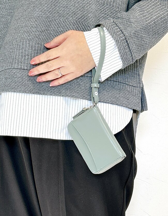 ガバッと開いて使いやすい…！アフタヌーンティーの「おしゃれミニ財布」がセールで62％オフは破格だよ！