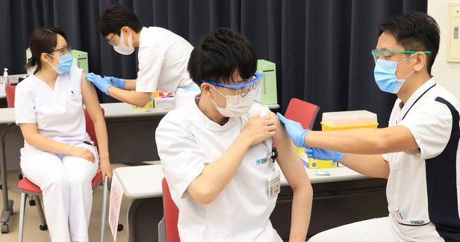 日本国内でも医療従事者向けにワクチン接種が始まった(撮影:3月5日、がん・感染症センター 都立駒込病院)