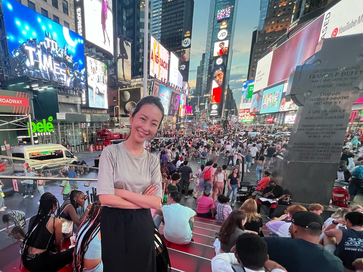 ニューヨーク写真（3）タイムズスクエアと大木