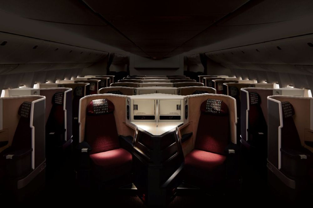 こりゃ迷うわ…ANAとJAL「最新シート」を徹底比較したら、戦略の違いがハッキリ見えた！