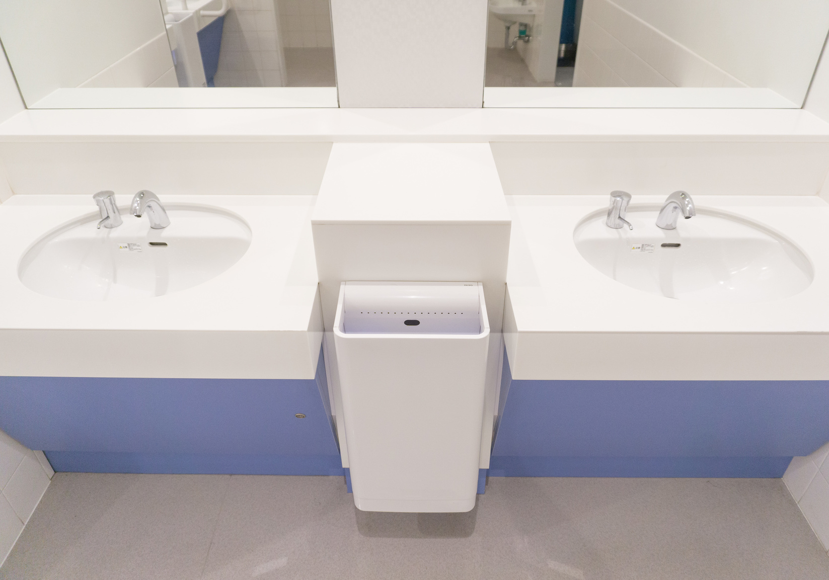 トイレの「ハンドドライヤー」を使ってはいけない