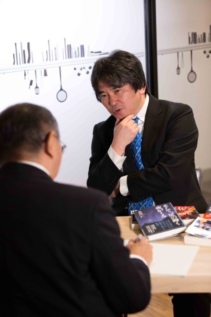 日本は将来の生き残りを賭けた正念場にいる。<br />だからこそ、今後10年で昭和史に取り組んでいく