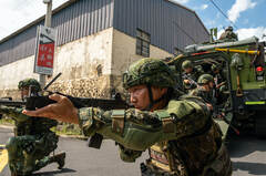 台湾の軍事演習、今年は市街地でも実施