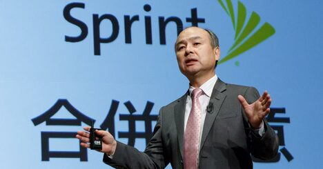 ソフトバンクの財務に打撃も、米子会社合併に暗雲