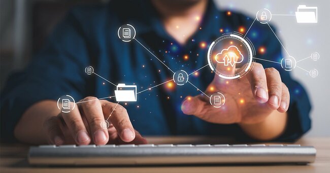 ユーザーが選ぶ「最強ITツール」ランキング100!5位Slack、2位kintone、1位は?【独占先行公開】