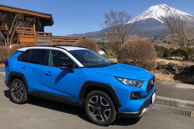 トヨタ新型RAV4、快晴に恵まれた富士山麓で開催された報道陣向け試乗会にて