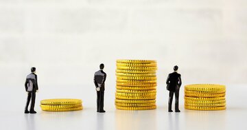 年収が低い会社ランキング2025【従業員の平均年齢30代・従業員100人未満・トップ5】平均年収323万円の1位は？