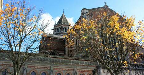 「ハリー・ポッター」の寮生活は楽しそうだけど…「本物の生徒」が語った名門校の生活が凄まじすぎた！