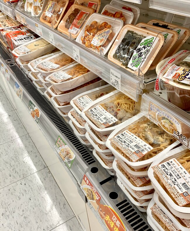 「コスパやばすぎ」「道民でマジでよかった」セイコーマートの“170円スパゲッティ”チキン盛り盛りでビビった!「中毒性がありすぎる」「週3回くらいは買いに行ってる」《実食レビュー》