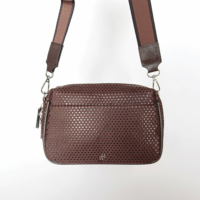 「こんなバッグを探してました！」ニコアンドの“お財布がいらないバッグ”荷物を減らせて快適すぎる！「使いやすさ満点です」「色違いも欲しくなってきました」