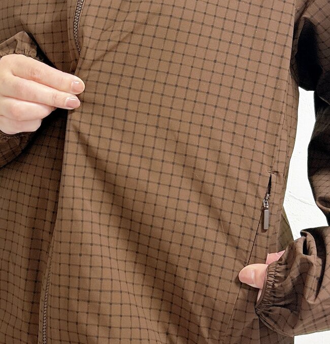 「神作だった〜！」ユニクロの“着る日焼け止め”すぽんと着るだけでカワイイ！「全大人女子に刺さります」「使えすぎる！」