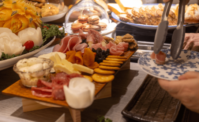 年会費7万円分の「空港ラウンジ」をエコノミークラスでも“無料”で使える裏ワザ