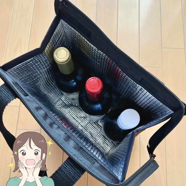 牛乳がタテにすっぽり入る…!カルディの「ペタンコになる保冷バッグ」オシャレなのに軽くて使いやすい!