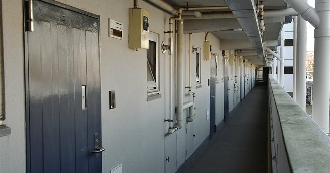 公団団地の踊り場