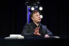 マスク氏、スペースX株の保有過半割れも議決権は78％維持