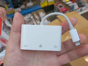 iPhoneにギガビットLANやUSB機器を接続できるアダプター