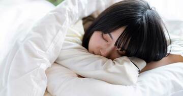 「休日に長く眠れる」は寝不足の証拠！ 睡眠学者・柳沢正史が「寝だめはできない」と語るワケ
