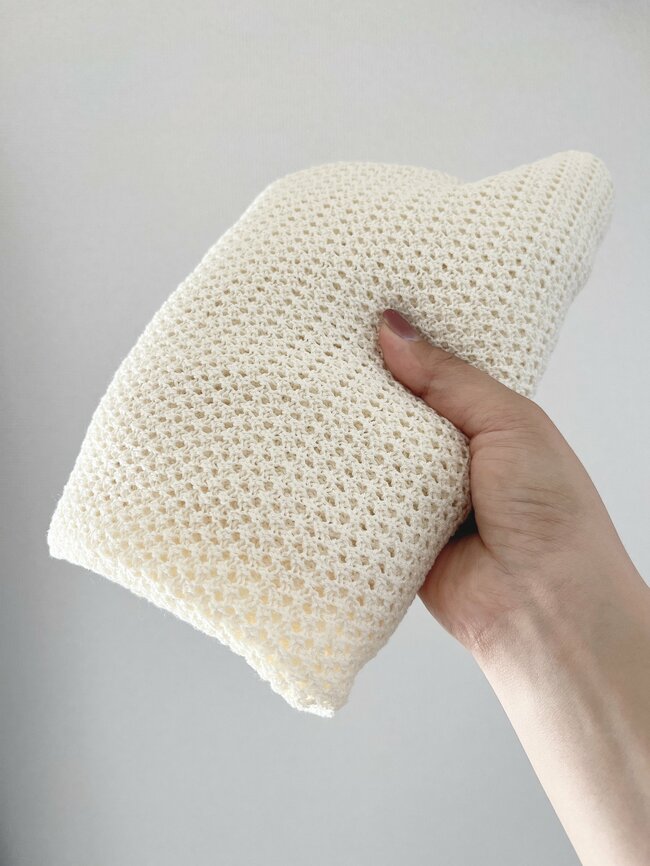 すぽっと着るだけでカワイイ！ユニクロの「ふんわりトップス」どこから見てもシルエットがきれい！