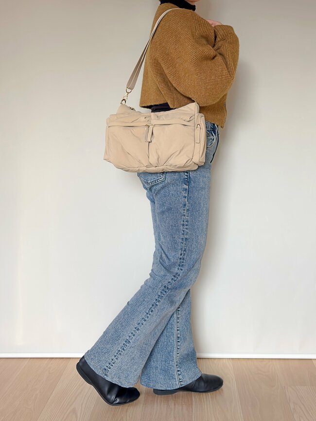 「再入荷で買えました」3COINSの“ポケットたくさんバッグ”収納力すごすぎる！「毎日使っています」「買って正解でした！」