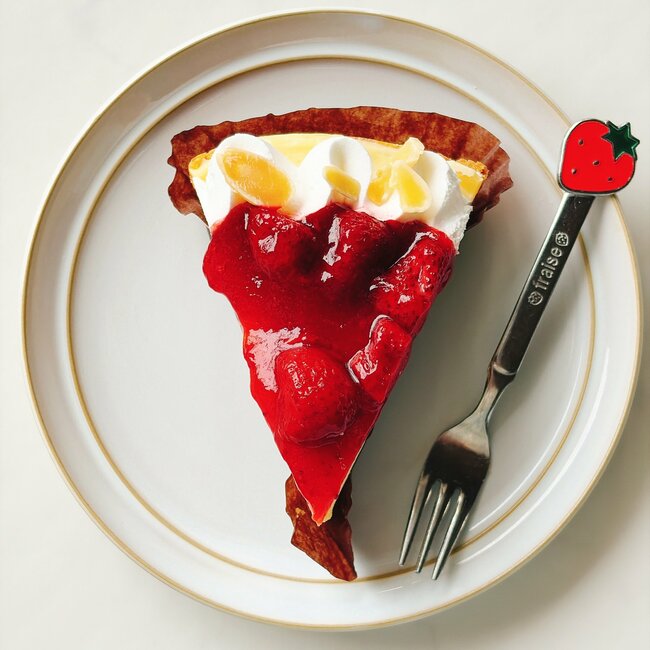 「美味しすぎてやばいです」「毎日食べたい」スターバックスの“宝石みたいなスイーツ”ひと口の幸福感がえげつない!「全てがとろけて甘く美味」