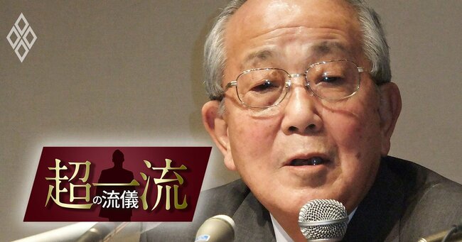 日本航空（JAL）の名誉会長として記者会見に臨んだ稲盛和夫氏