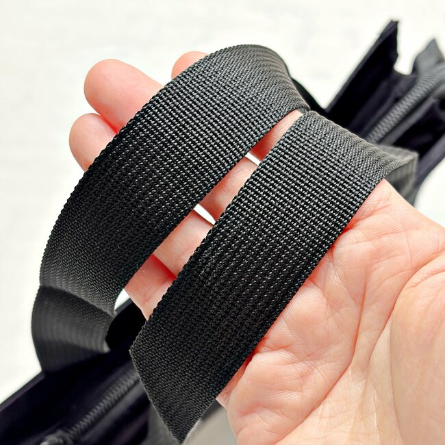 「探していたサイズ感」「すぐに2個買いました」無印良品の“ペタンコになる買い物バッグ”お肉のパックが傾かなくて便利すぎる！「いつも愛用してます」