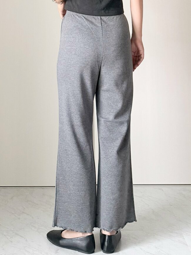 スウェット感覚ではけて楽ちん！GUの「着回しパンツ」1990円とは思えないオシャレさで、秋冬コーデに大活躍です！《購入レビュー》