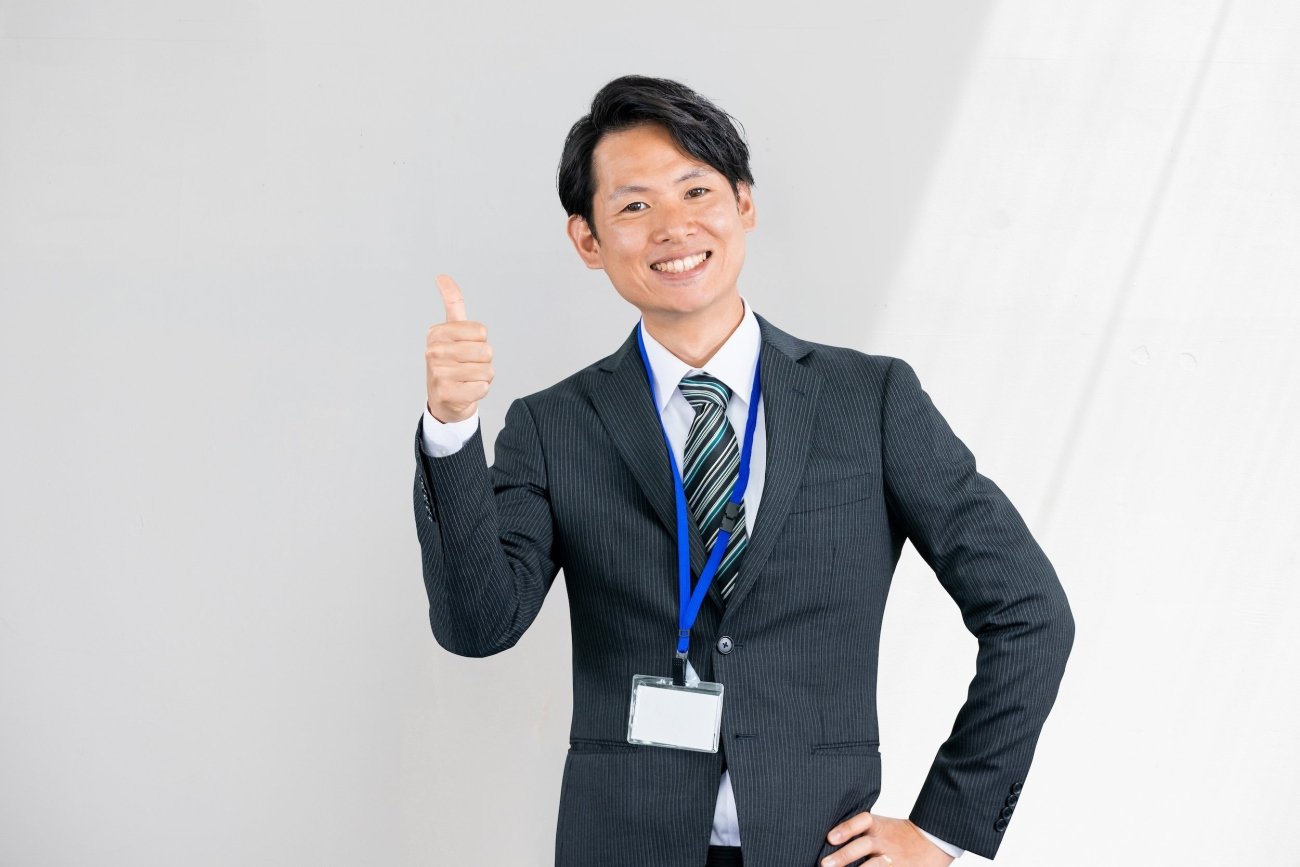 無能なリーダーは部下を「子どものよう」に褒める。できるリーダーは何と言う?
