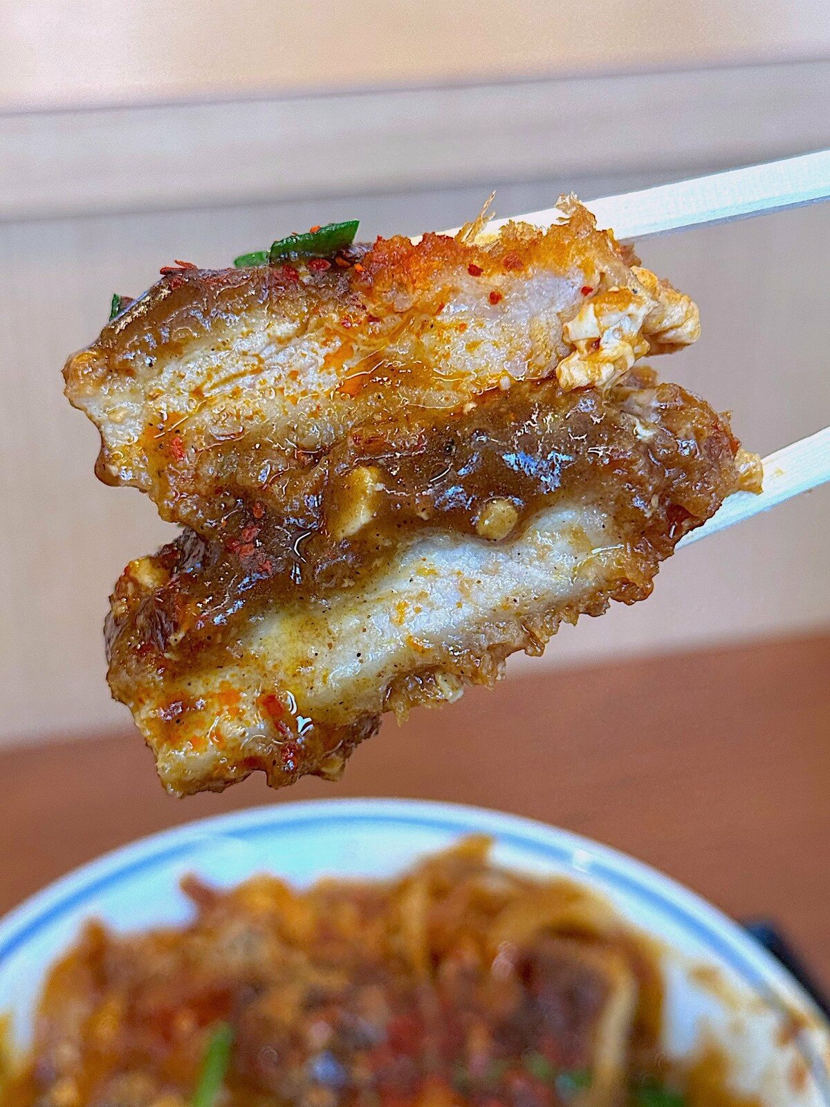 完成度が高すぎるって!なか卯の“限定どんぶり”旨みがすごくて食べる手が止まらない!「軟骨がめっちゃ美味しい」「世界狙えるよ」