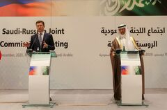 サウジとロシア、コロナ禍での原油増産巡り対立