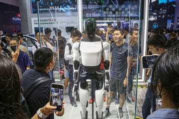 マスク氏のxAI、テスラと収益分配を協議