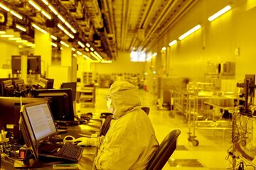 世界の半導体業界、大卒人材めぐり争奪戦に
