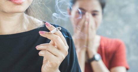 【中学英語でOK】ネイティブがよく使う“禁止の言い方”…「ここは禁煙です」の超シンプル英語