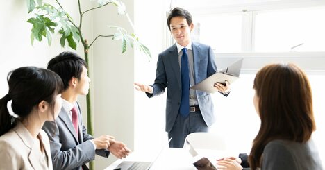 だからあの人は人前でもアガらない。話し上手が使い分ける2種類の質問とは？