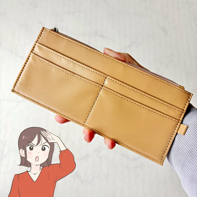「小銭を探しやすい」ニコアンドの“コンパクトな財布”カードや診察券が21枚も入って優秀！「薄くて軽いのが良い」「小さめのバッグでもかさばらない」
