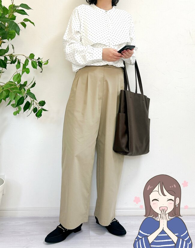 「お腹周りがスッキリ」「全色買う予定です」無印良品の“楽ちんパンツ”どこから見ても美シルエット…！「最高に理想的なパンツ！」