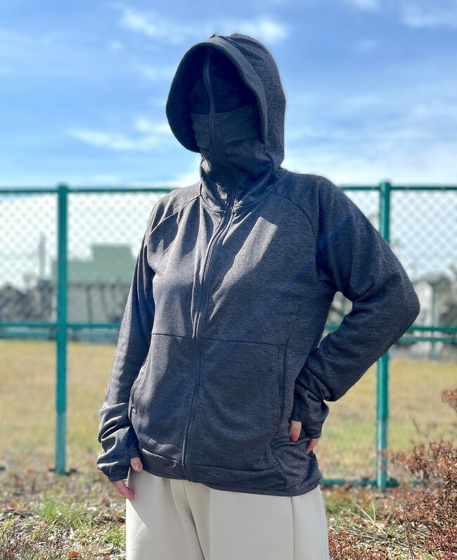 「神作だった〜！」ユニクロの“着る日焼け止め”すぽんと着るだけでカワイイ！「全大人女子に刺さります」「使えすぎる！」