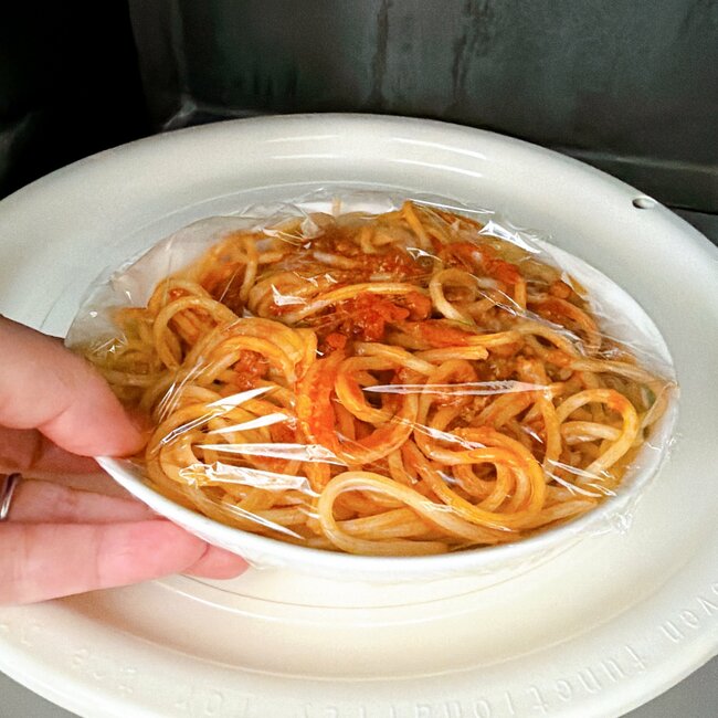 思わずまとめ買いした…！セリアの「昭和レトロな食器」チューリップ柄が可愛すぎる！