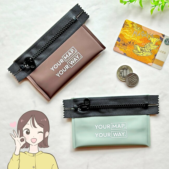 【3COINS】普通の財布に戻れないかも…！スマホより薄い“ぺたんこポーチ”カードや診察券が30枚入って便利！《購入レビュー》