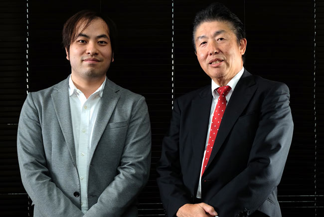 ABEJAの岡田陽介社長(左)とNTTぷららの板東浩二社長(右)