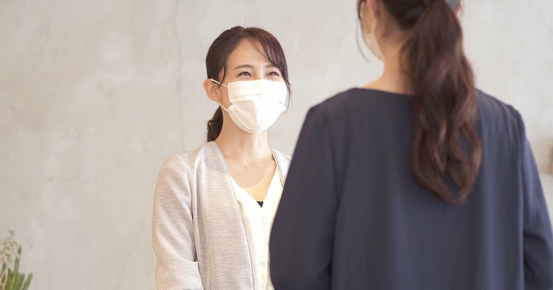 『世界一受けたい授業』で話題沸騰!<br />マスクをしたままの挨拶はマナー違反?