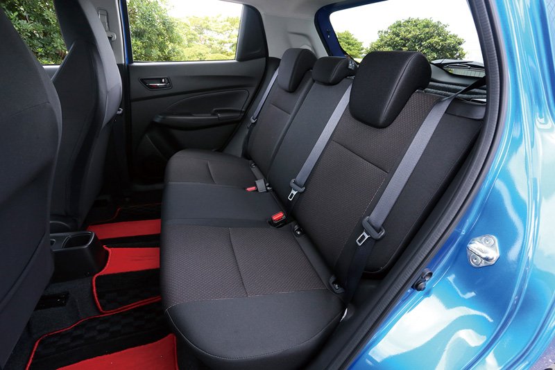 スズキ スイフトスポーツ 速い 愉快 手ごろの三拍子揃った韋駄天コンパクト 試乗記 Car And Driver 注目カー ファイル ダイヤモンド オンライン