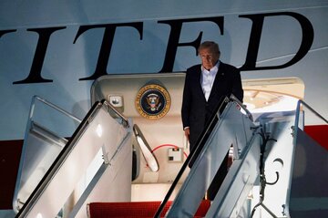 トランプ政権、NYT記者に召喚状　大統領専用機の報道巡り