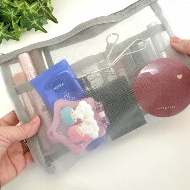 お薬や診察券がまるっと入る！無印良品の“たっぷり入る仕分けポーチ”が天才すぎる！「想像以上にかなり入る」「スッキリまとめられてなくし物ゼロ！」